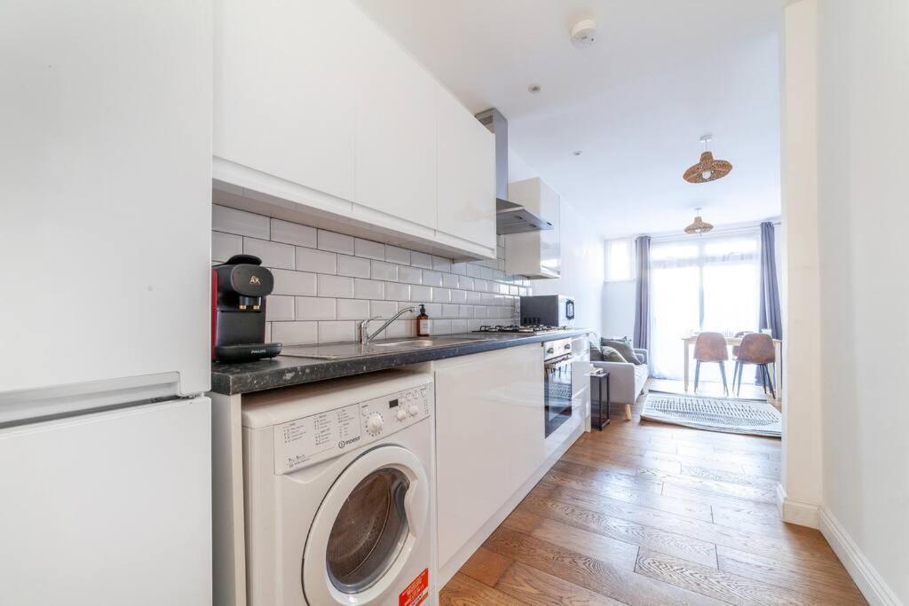 Appartement Sleek & Modern 2 Bd In - Sleeps 7 - Parking *