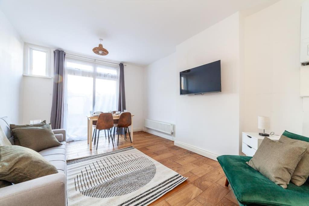 Appartement Sleek & Modern 2 Bd In - Sleeps 7 - Parking *