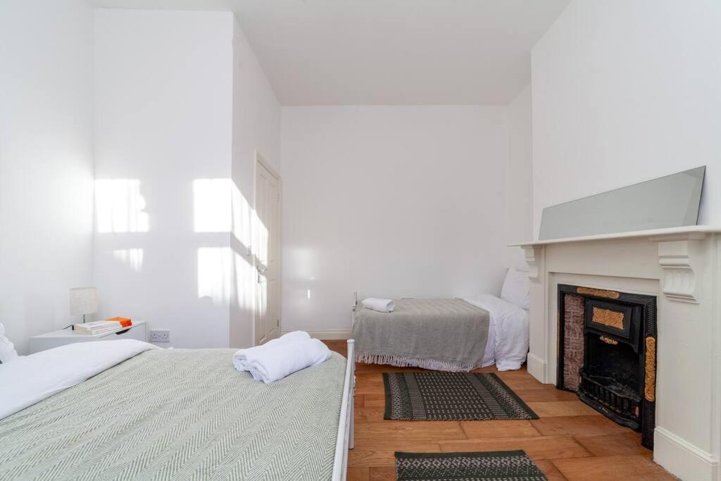 Appartement Sleek & Modern 2 Bd In - Sleeps 7 - Parking *