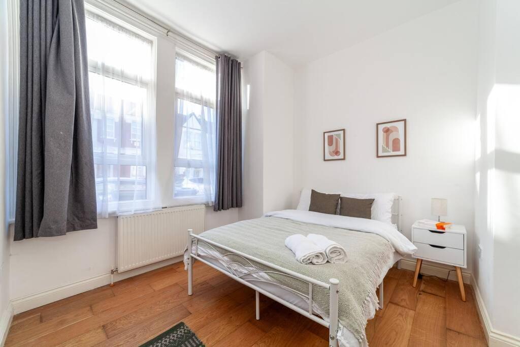 Sleek & Modern 2 Bd In - Sleeps 7 - Parking Appartement *