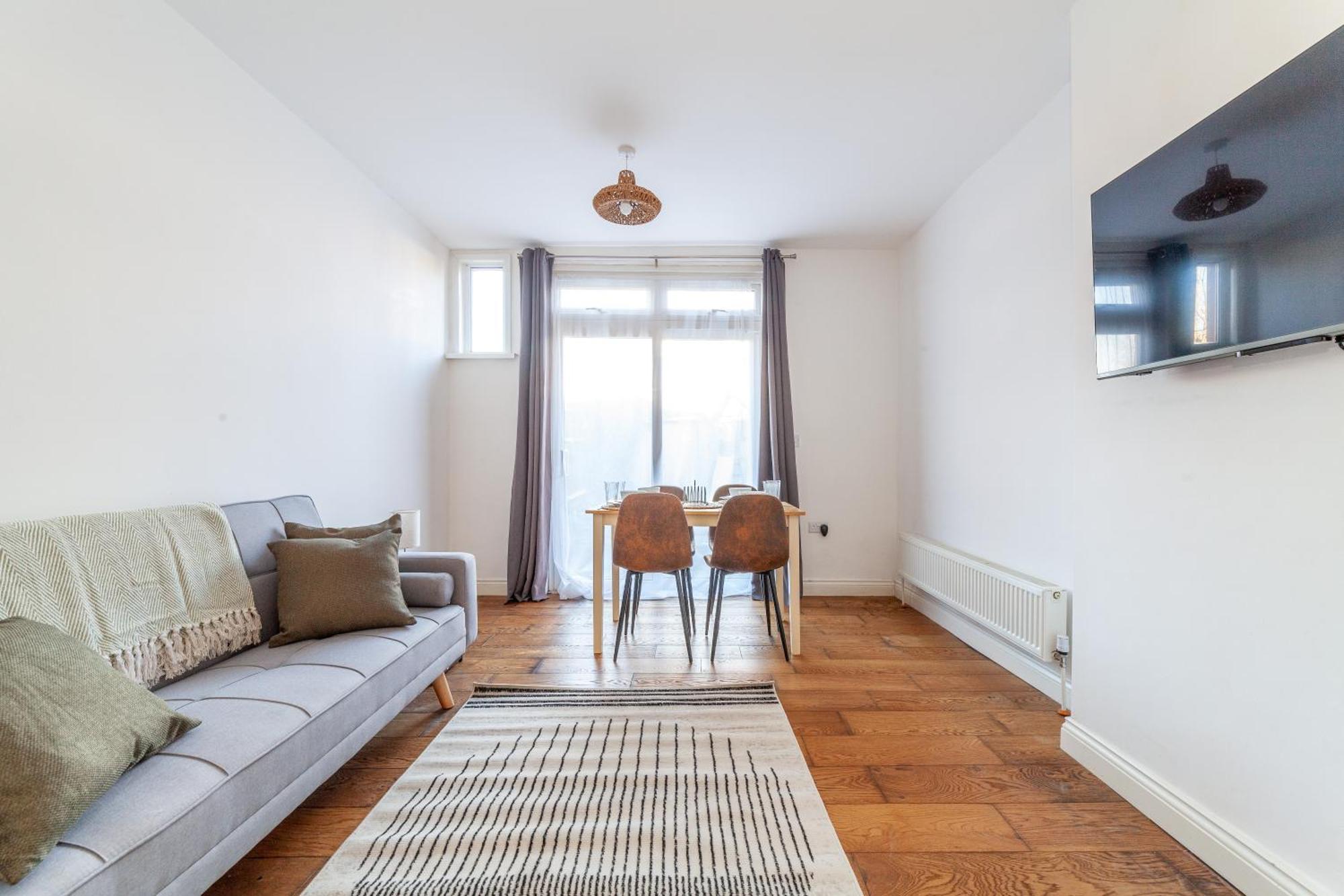 Sleek & Modern 2 Bd In - Sleeps 7 - Parking * Londen